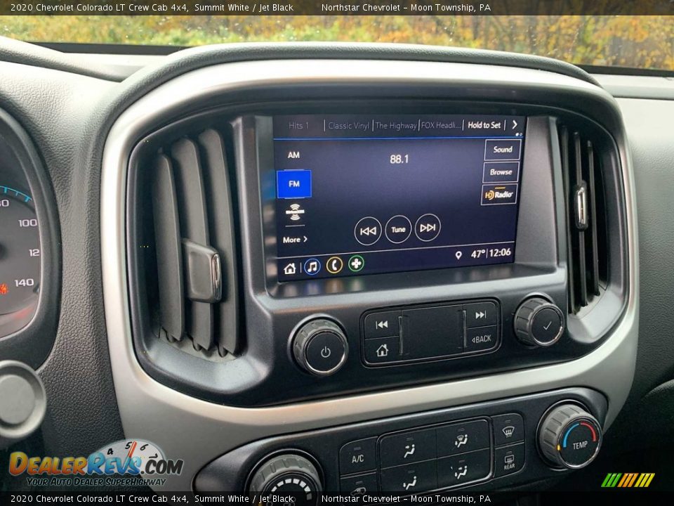 Controls of 2020 Chevrolet Colorado LT Crew Cab 4x4 Photo #13