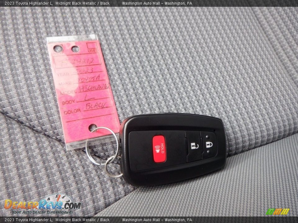 Keys of 2023 Toyota Highlander L Photo #31