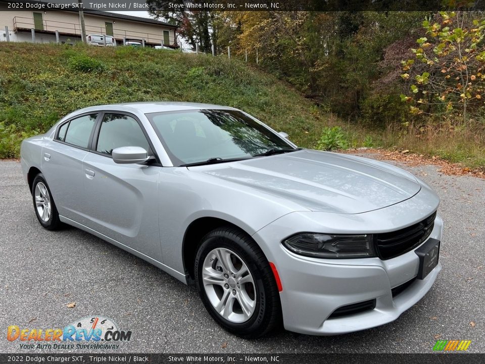 Front 3/4 View of 2022 Dodge Charger SXT Photo #4