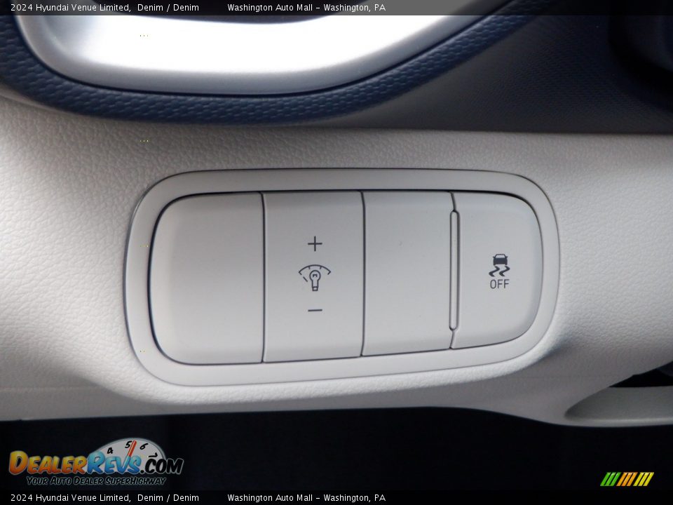 Controls of 2024 Hyundai Venue Limited Photo #9