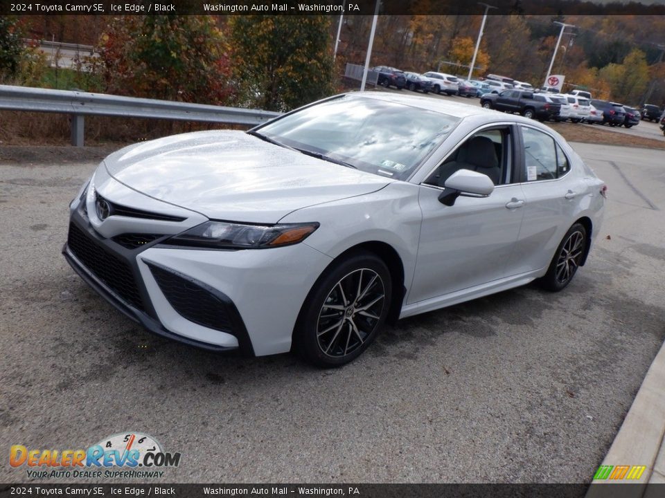 Ice Edge 2024 Toyota Camry SE Photo #5