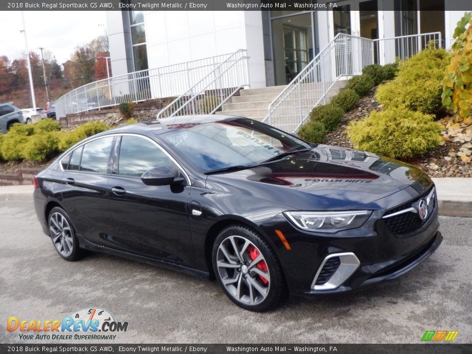Front 3/4 View of 2018 Buick Regal Sportback GS AWD Photo #1