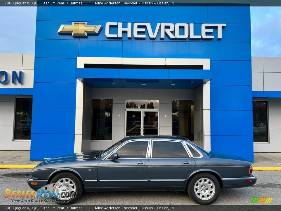 2000 Jaguar XJ XJ8 Titanium Pearl / Oatmeal Photo #1