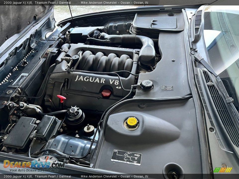 2000 Jaguar XJ XJ8 Titanium Pearl / Oatmeal Photo #4