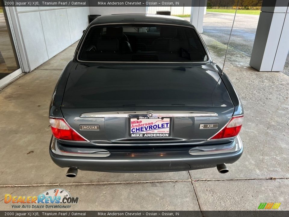 2000 Jaguar XJ XJ8 Titanium Pearl / Oatmeal Photo #8