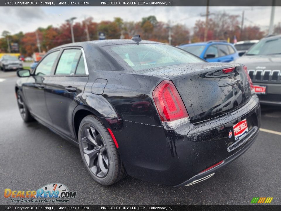 2023 Chrysler 300 Touring L Gloss Black / Black Photo #4