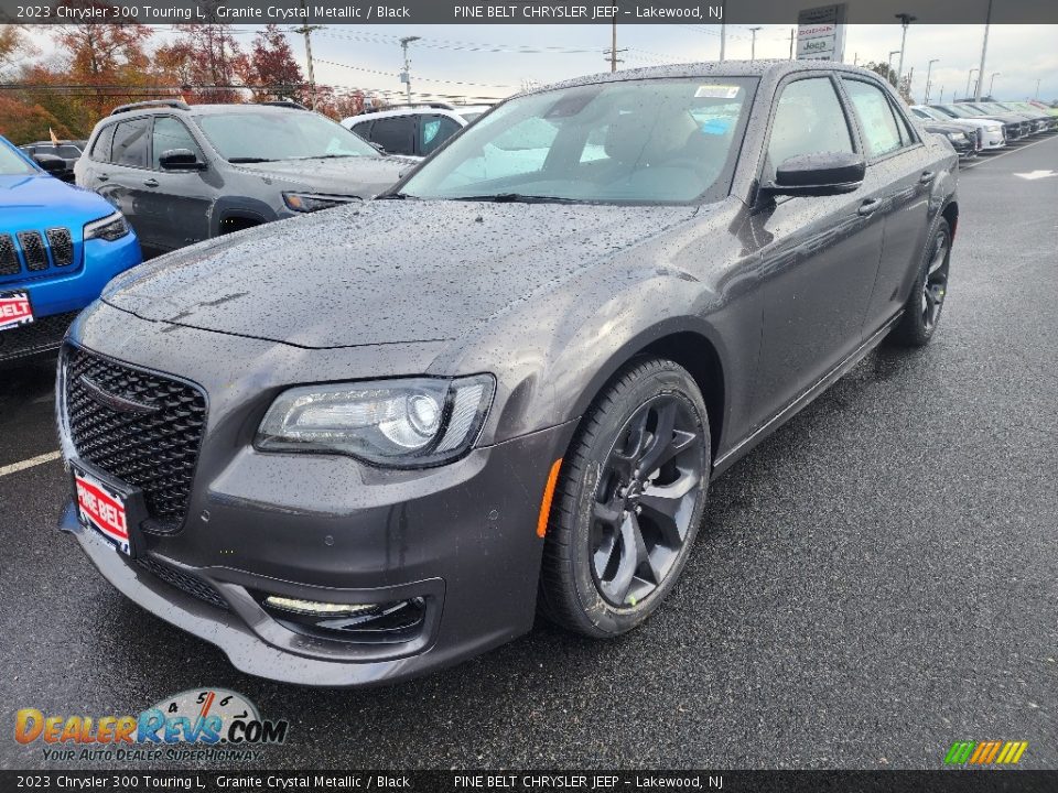 Front 3/4 View of 2023 Chrysler 300 Touring L Photo #1