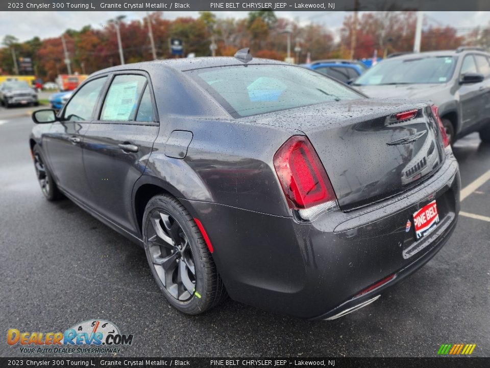 2023 Chrysler 300 Touring L Granite Crystal Metallic / Black Photo #4