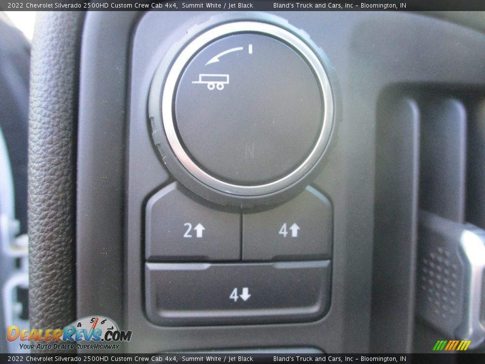 Controls of 2022 Chevrolet Silverado 2500HD Custom Crew Cab 4x4 Photo #13