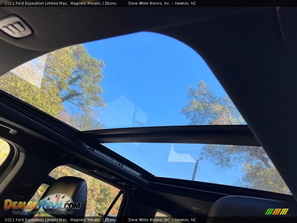 Sunroof of 2021 Ford Expedition Limited Max Photo #32