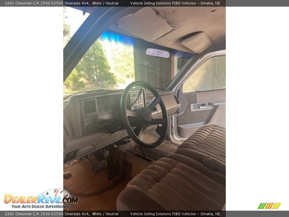 1993 Chevrolet C/K 2500 K2500 Silverado 4x4 White / Neutral Photo #5