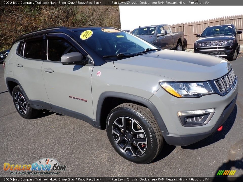 Front 3/4 View of 2020 Jeep Compass Trailhawk 4x4 Photo #8