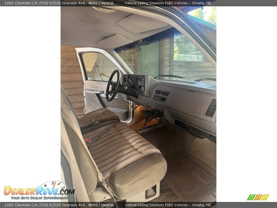 1993 Chevrolet C/K 2500 K2500 Silverado 4x4 White / Neutral Photo #6