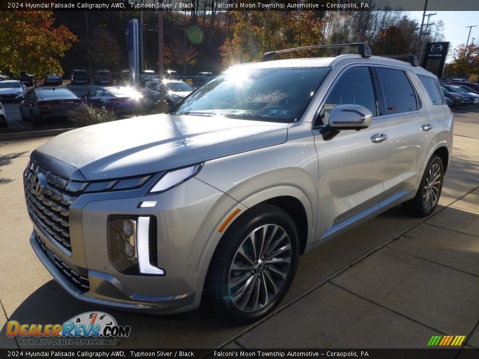 Typhoon Silver 2024 Hyundai Palisade Calligraphy AWD Photo #7