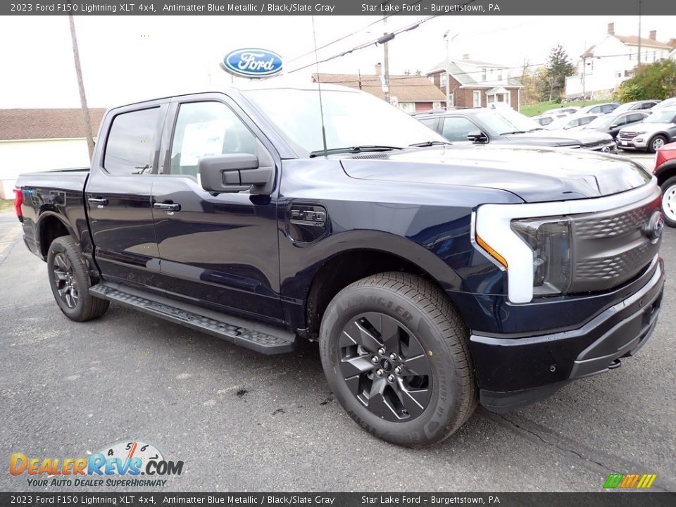 Front 3/4 View of 2023 Ford F150 Lightning XLT 4x4 Photo #9