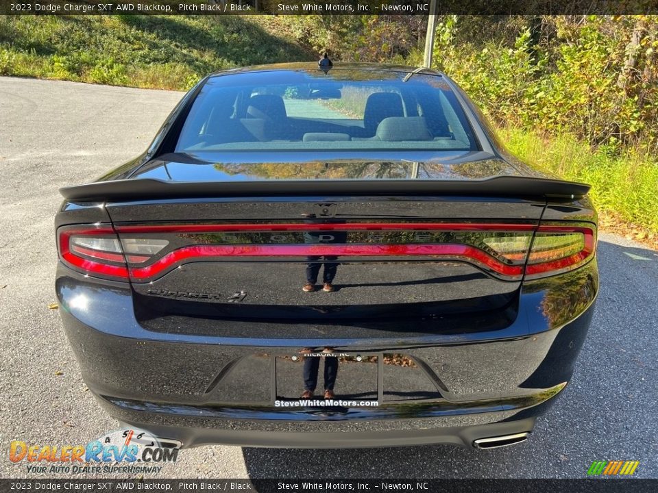 2023 Dodge Charger SXT AWD Blacktop Pitch Black / Black Photo #7