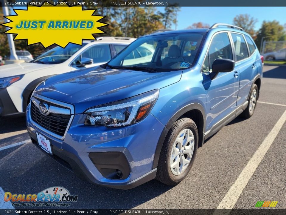 Front 3/4 View of 2021 Subaru Forester 2.5i Photo #1