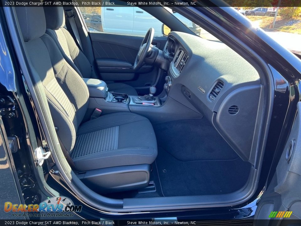 2023 Dodge Charger SXT AWD Blacktop Pitch Black / Black Photo #18