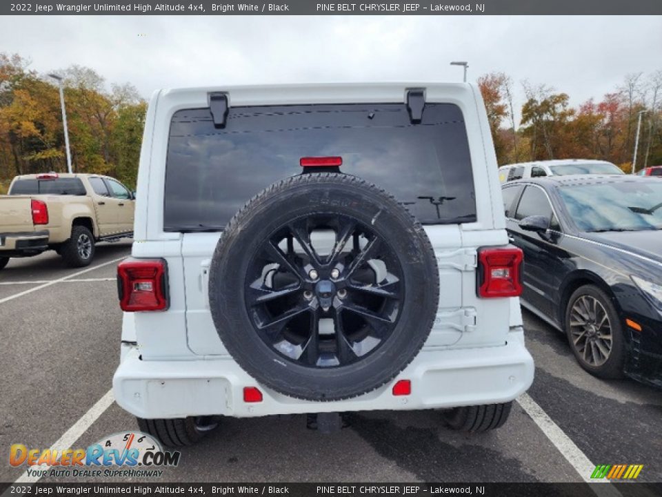 2022 Jeep Wrangler Unlimited High Altitude 4x4 Bright White / Black Photo #4