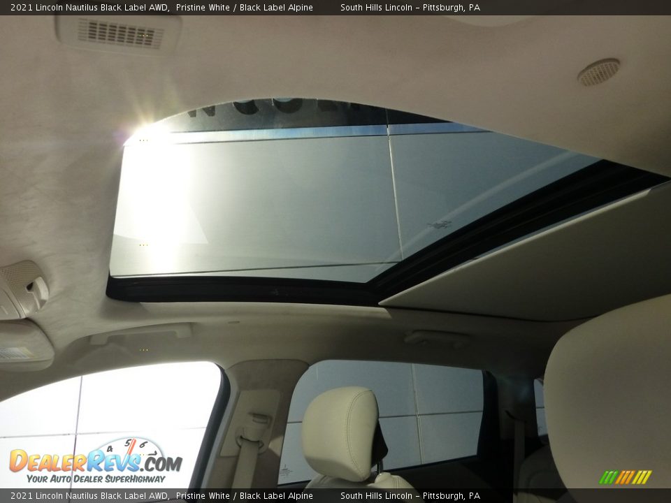 Sunroof of 2021 Lincoln Nautilus Black Label AWD Photo #20