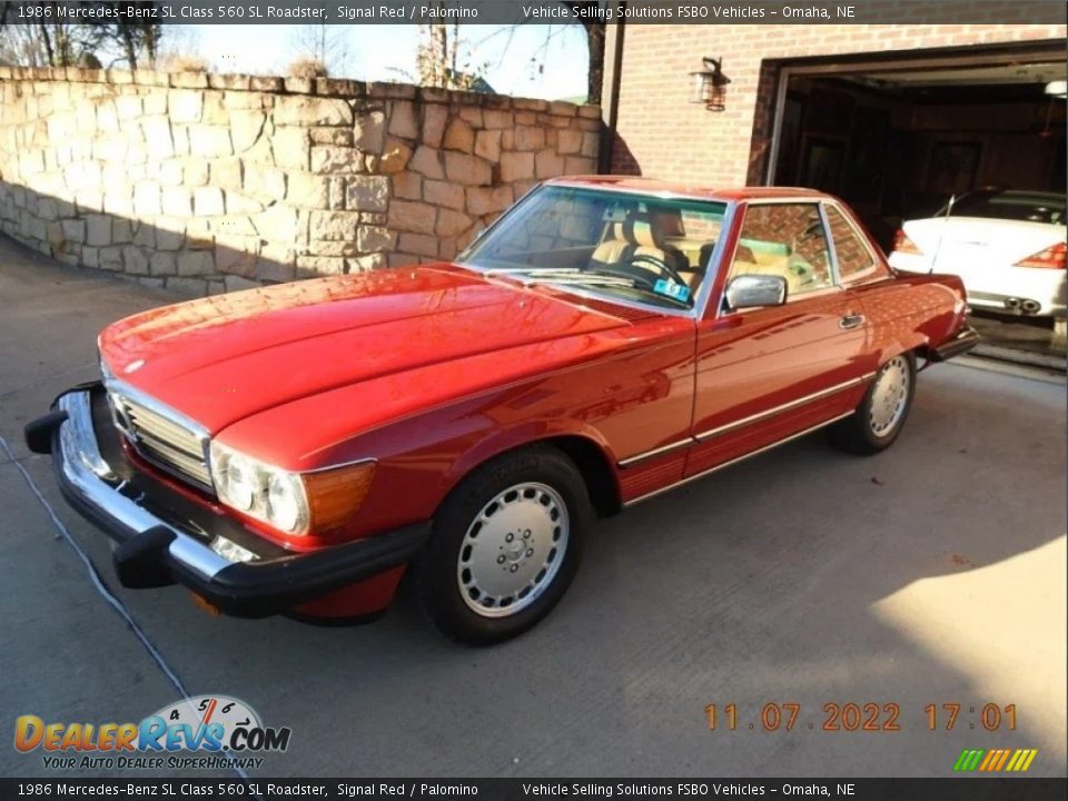 Front 3/4 View of 1986 Mercedes-Benz SL Class 560 SL Roadster Photo #2