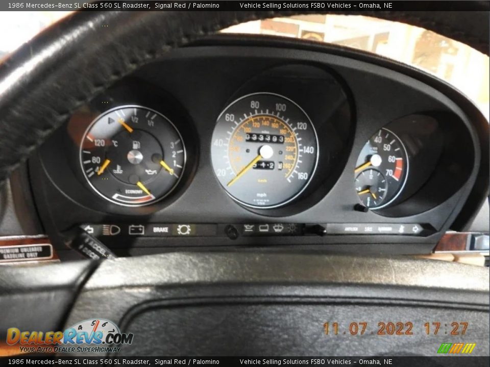 1986 Mercedes-Benz SL Class 560 SL Roadster Gauges Photo #9