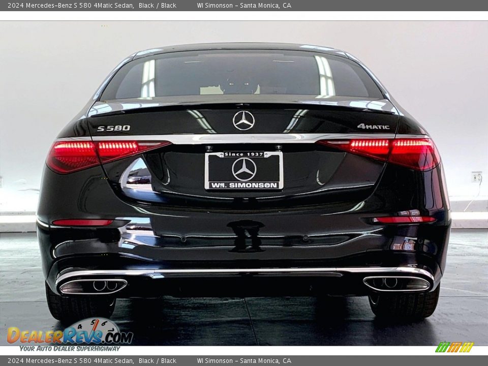 Exhaust of 2024 Mercedes-Benz S 580 4Matic Sedan Photo #3
