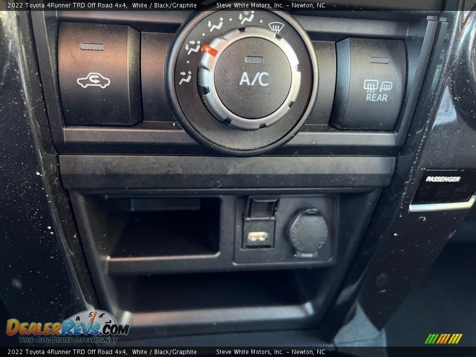 Controls of 2022 Toyota 4Runner TRD Off Road 4x4 Photo #24