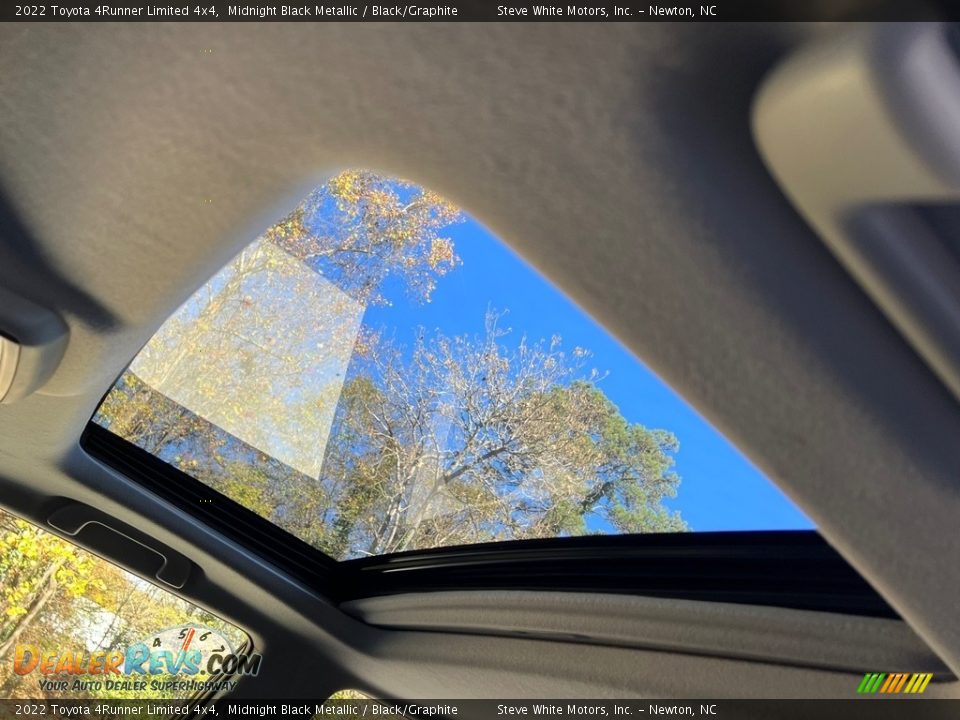 Sunroof of 2022 Toyota 4Runner Limited 4x4 Photo #32