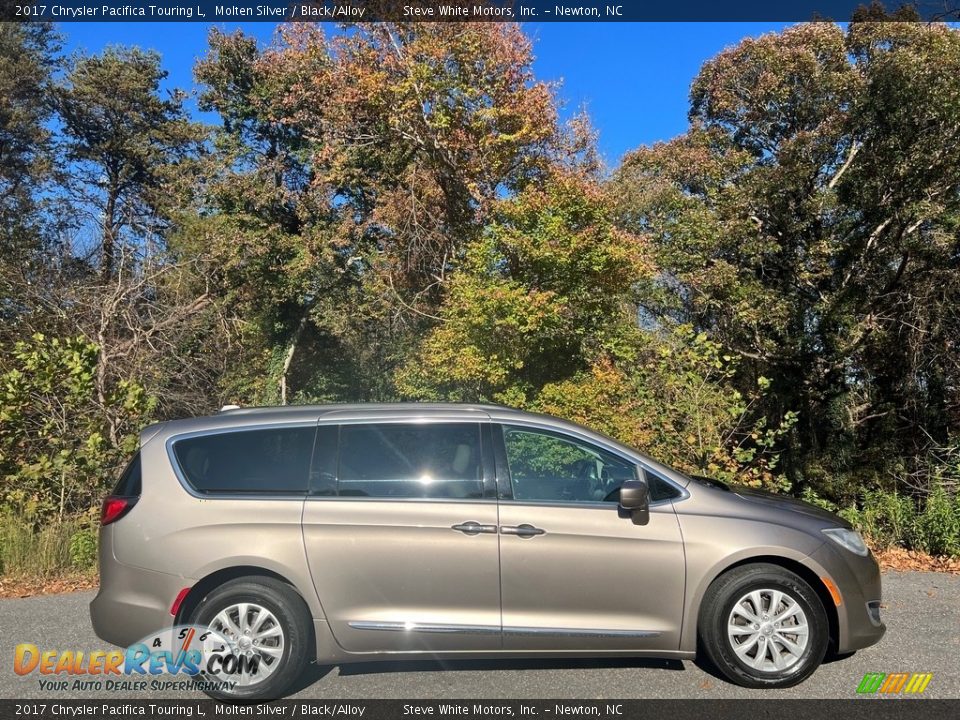 2017 Chrysler Pacifica Touring L Molten Silver / Black/Alloy Photo #8