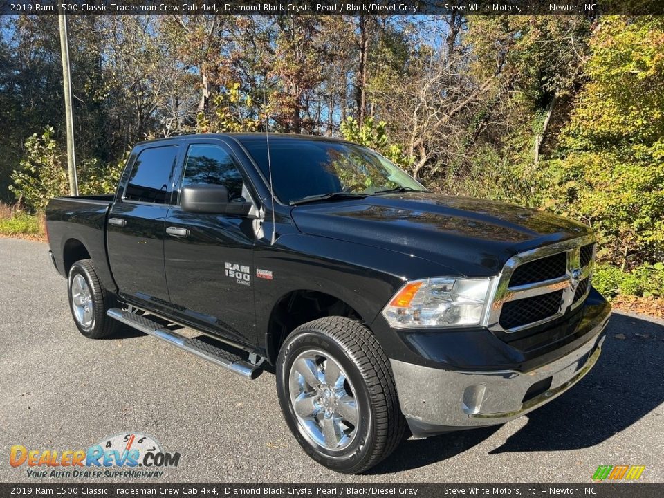 Front 3/4 View of 2019 Ram 1500 Classic Tradesman Crew Cab 4x4 Photo #4