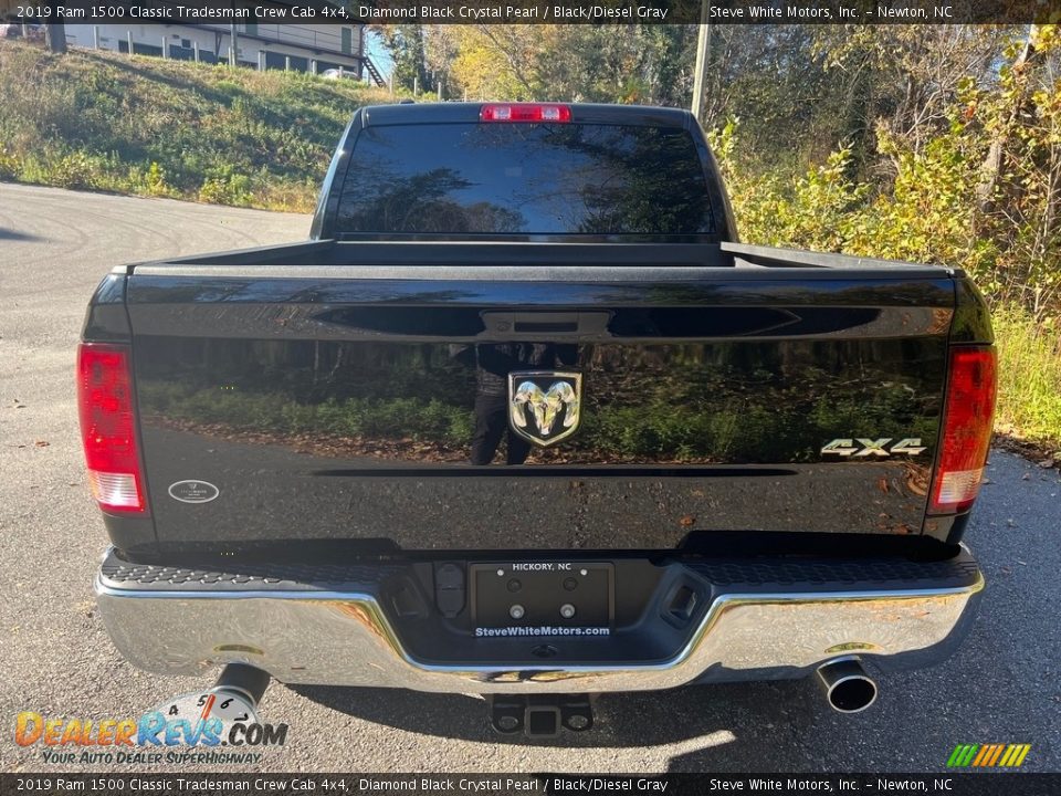 2019 Ram 1500 Classic Tradesman Crew Cab 4x4 Diamond Black Crystal Pearl / Black/Diesel Gray Photo #7