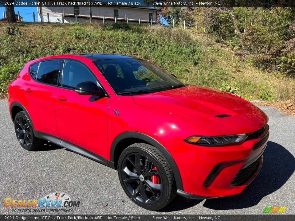 Front 3/4 View of 2024 Dodge Hornet GT Plus Track Pack/Blacktop AWD Photo #4