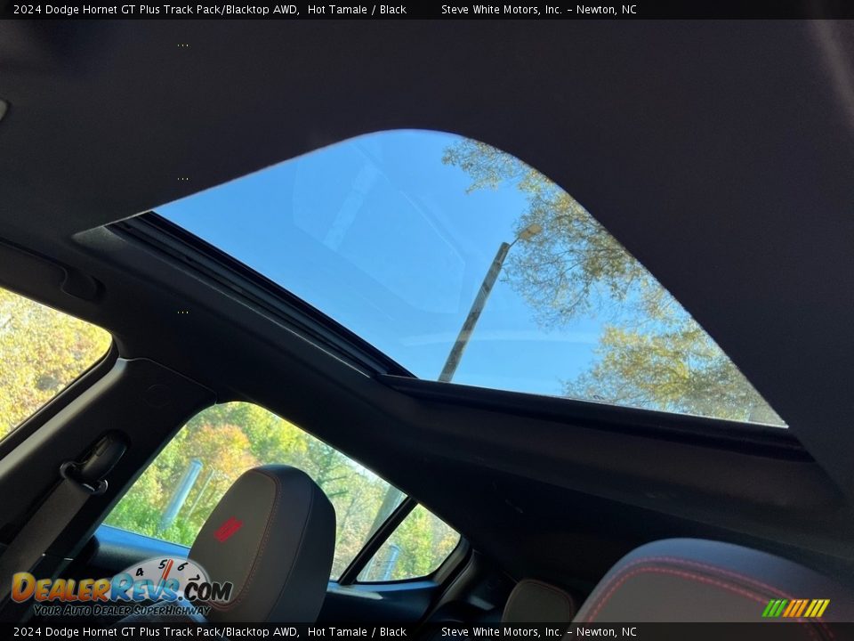 Sunroof of 2024 Dodge Hornet GT Plus Track Pack/Blacktop AWD Photo #27