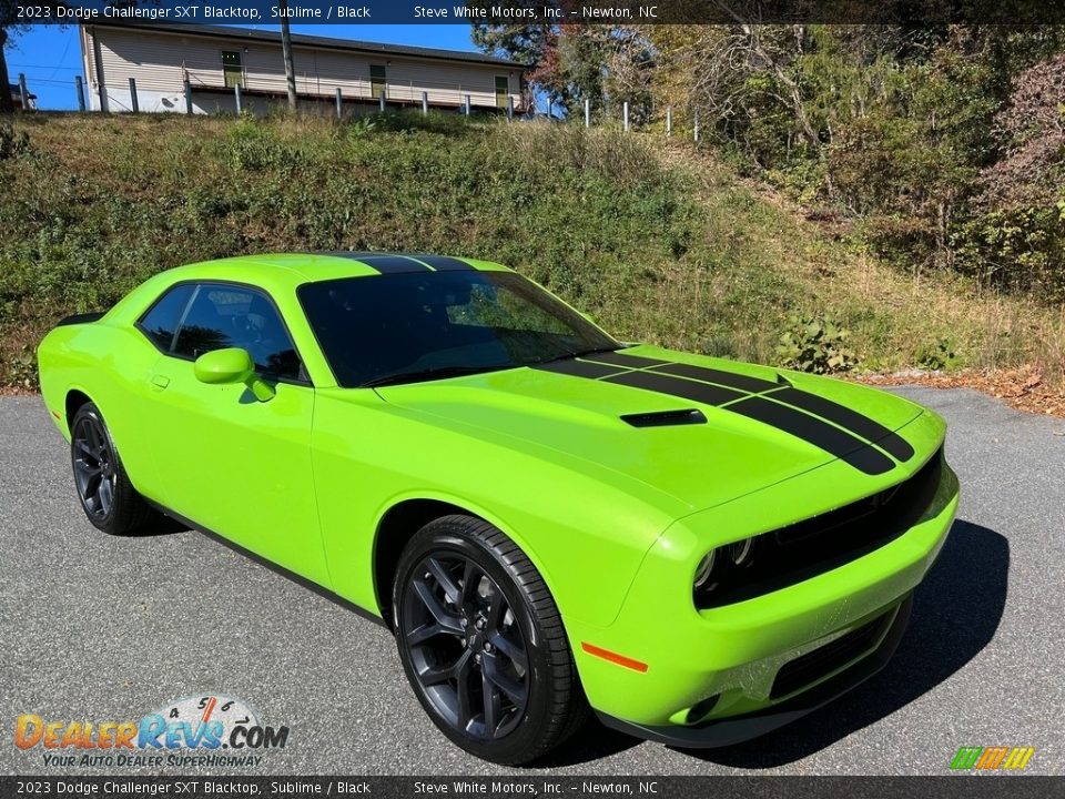 Front 3/4 View of 2023 Dodge Challenger SXT Blacktop Photo #4