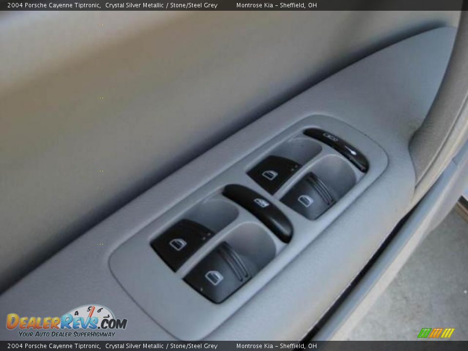 2004 Porsche Cayenne Tiptronic Crystal Silver Metallic / Stone/Steel Grey Photo #17