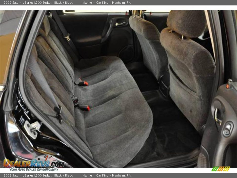 2002 Saturn L Series L200 Sedan Black / Black Photo #16
