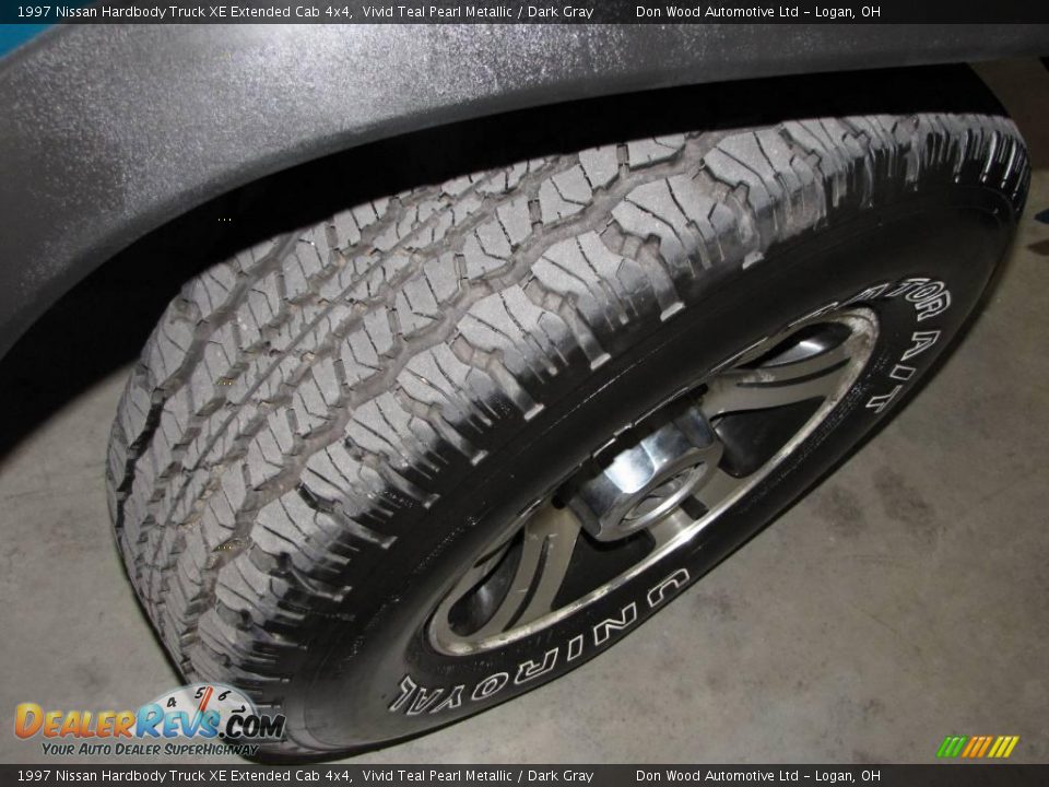 1997 Nissan Hardbody Truck XE Extended Cab 4x4 Vivid Teal Pearl Metallic / Dark Gray Photo #20