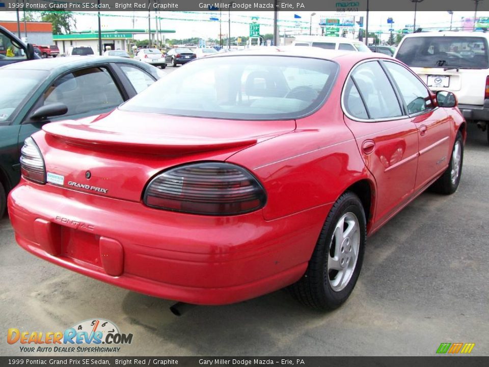 1999 Pontiac Grand Prix SE Sedan Bright Red / Graphite Photo #4