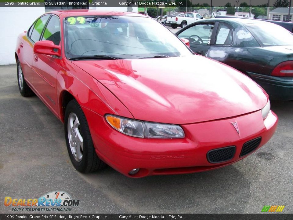 1999 Pontiac Grand Prix SE Sedan Bright Red / Graphite Photo #6