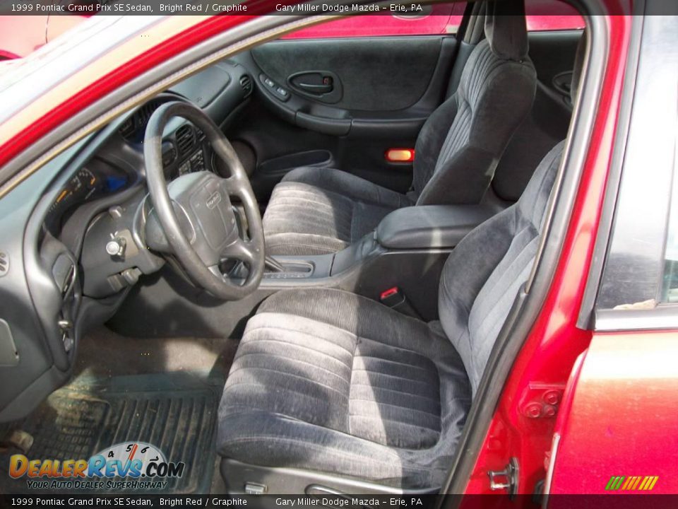 1999 Pontiac Grand Prix SE Sedan Bright Red / Graphite Photo #11