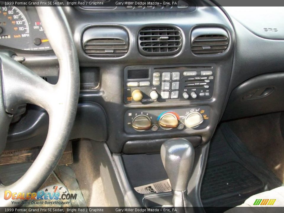 1999 Pontiac Grand Prix SE Sedan Bright Red / Graphite Photo #13