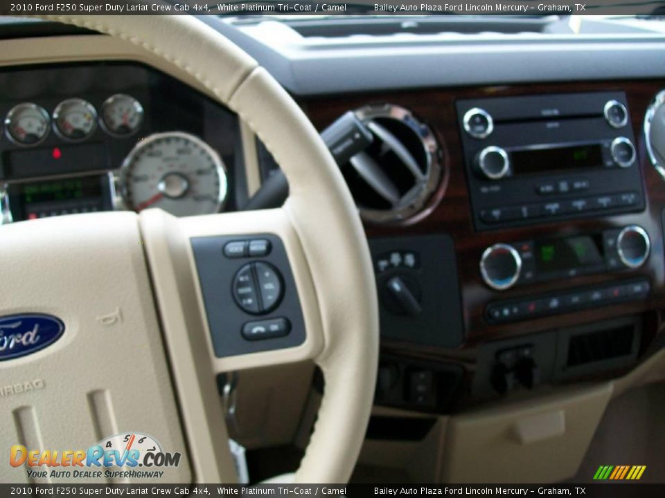 2010 Ford F250 Super Duty Lariat Crew Cab 4x4 White Platinum Tri-Coat / Camel Photo #3