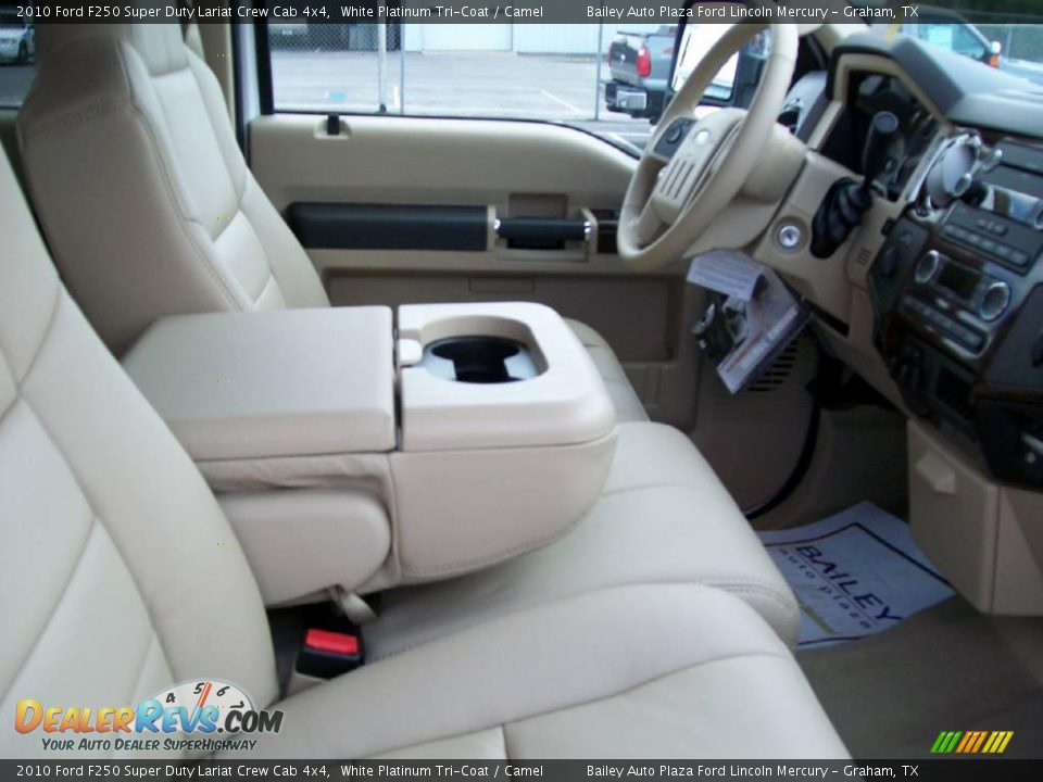 2010 Ford F250 Super Duty Lariat Crew Cab 4x4 White Platinum Tri-Coat / Camel Photo #6