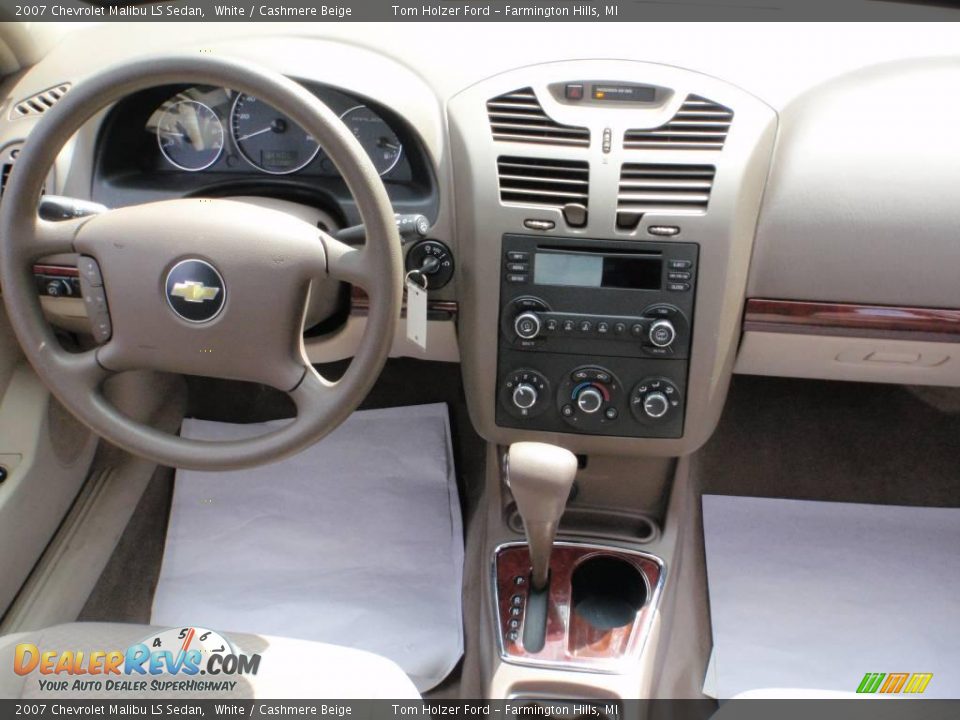 2007 Chevrolet Malibu LS Sedan White / Cashmere Beige Photo #7