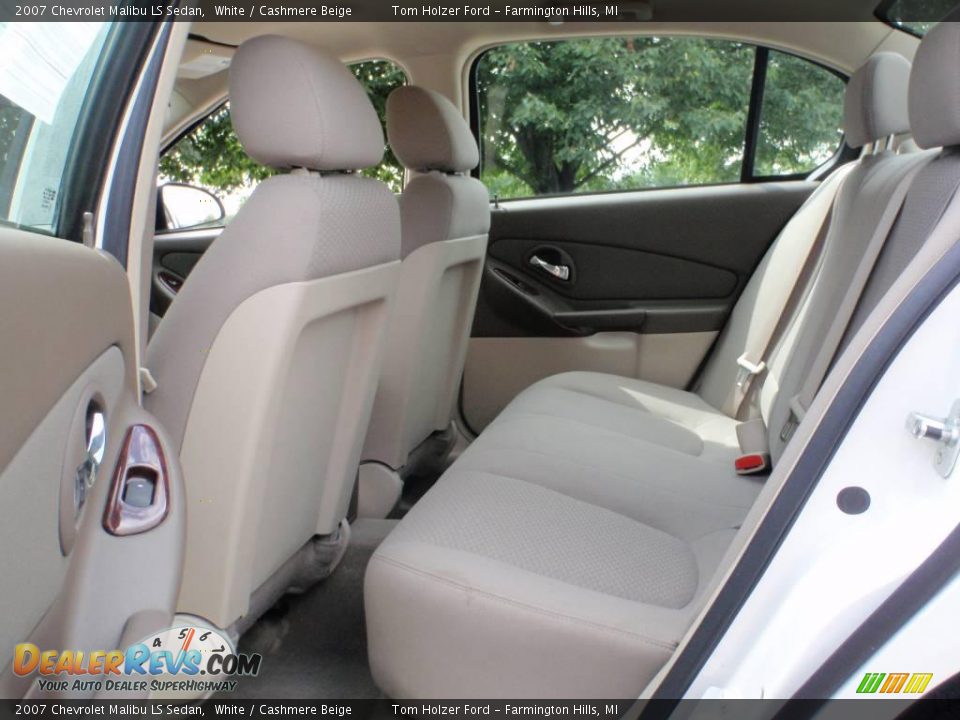 2007 Chevrolet Malibu LS Sedan White / Cashmere Beige Photo #11