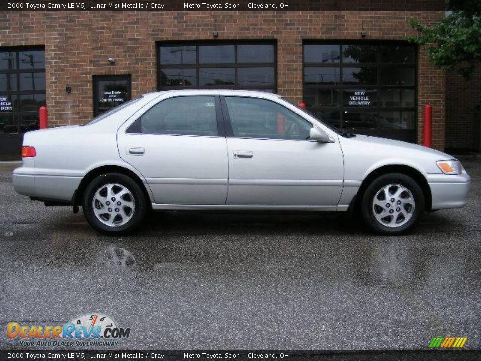 2000 Toyota Camry LE V6 Lunar Mist Metallic / Gray Photo #2