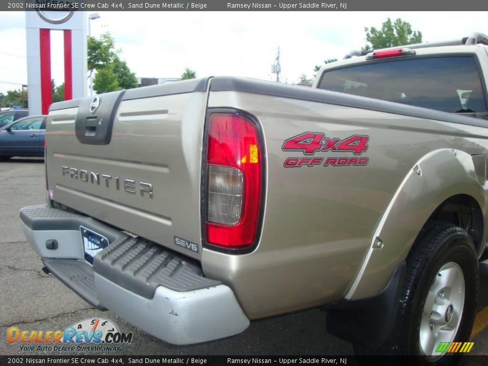 2002 Nissan Frontier SE Crew Cab 4x4 Sand Dune Metallic / Beige Photo #20