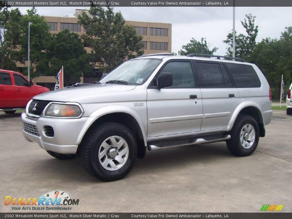 2002 Mitsubishi Montero Sport XLS Munich Silver Metallic / Gray Photo #1