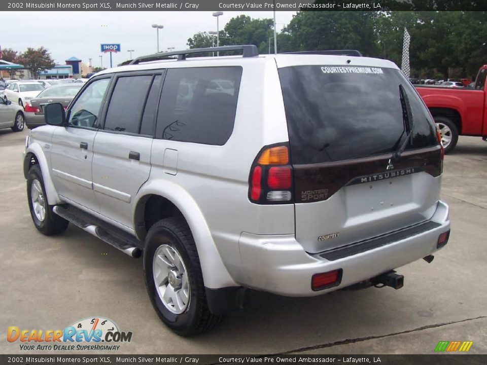 2002 Mitsubishi Montero Sport XLS Munich Silver Metallic / Gray Photo #3
